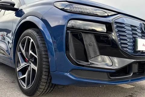 KY24TJV Audi Q6 E-Tron Q6 SUV Launch Edition e-tron quattro 285,00 kW Thumbnail #9