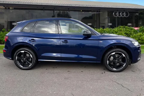 DF69VTT Audi Q5 Black Edition 45 TFSI quattro 245 PS S tronic Thumbnail #4