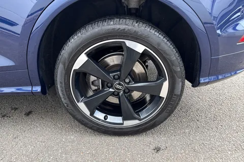 DF69VTT Audi Q5 Black Edition 45 TFSI quattro 245 PS S tronic Thumbnail #12