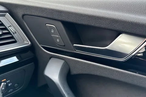 DF69VTT Audi Q5 Black Edition 45 TFSI quattro 245 PS S tronic Thumbnail #22