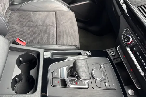 DF69VTT Audi Q5 Black Edition 45 TFSI quattro 245 PS S tronic Thumbnail #24