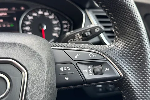 DF69VTT Audi Q5 Black Edition 45 TFSI quattro 245 PS S tronic Thumbnail #26