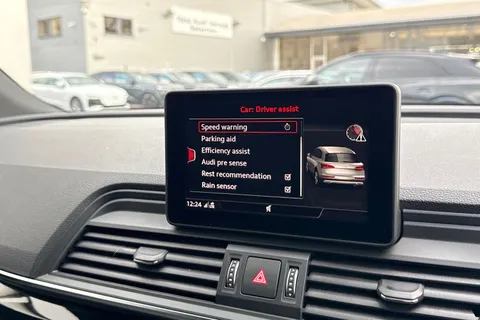 DF69VTT Audi Q5 Black Edition 45 TFSI quattro 245 PS S tronic Thumbnail #35