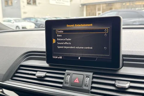 DF69VTT Audi Q5 Black Edition 45 TFSI quattro 245 PS S tronic Thumbnail #36