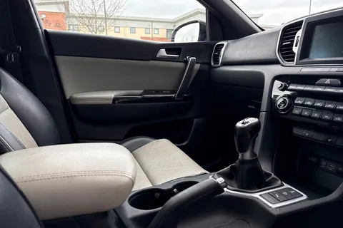 LD18URS Kia Sportage 2.0 CRDi GT-Line AWD Euro 6 5dr Thumbnail #38