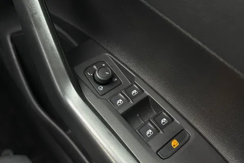 GJ25SVZ Volkswagen Polo 1.0 TSI Life 5dr DSG Thumbnail #22