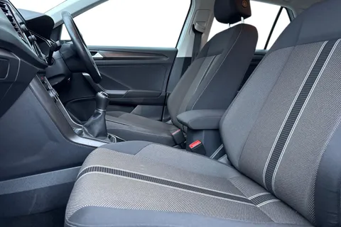 LY19AFO Volkswagen T-Roc 1.6 TDI SE Euro 6 (s/s) 5dr Thumbnail #17