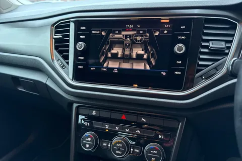 LY19AFO Volkswagen T-Roc 1.6 TDI SE Euro 6 (s/s) 5dr Thumbnail #23