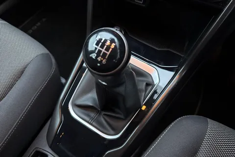 LY19AFO Volkswagen T-Roc 1.6 TDI SE Euro 6 (s/s) 5dr Thumbnail #24