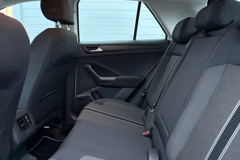 LY19AFO Volkswagen T-Roc 1.6 TDI SE Euro 6 (s/s) 5dr Thumbnail #36