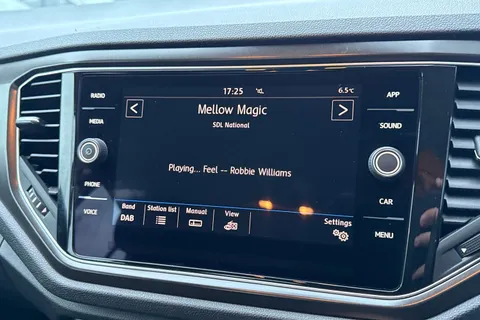 LY19AFO Volkswagen T-Roc 1.6 TDI SE Euro 6 (s/s) 5dr Thumbnail #44