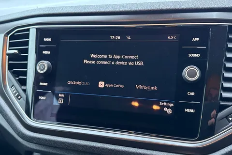 LY19AFO Volkswagen T-Roc 1.6 TDI SE Euro 6 (s/s) 5dr Thumbnail #47