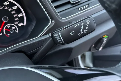 LY19AFO Volkswagen T-Roc 1.6 TDI SE Euro 6 (s/s) 5dr Thumbnail #55