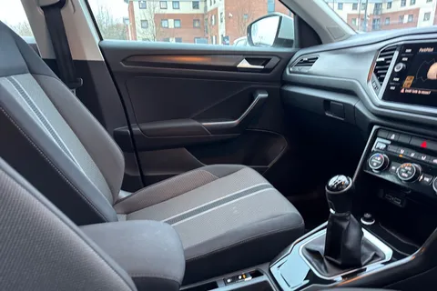 LY19AFO Volkswagen T-Roc 1.6 TDI SE Euro 6 (s/s) 5dr Thumbnail #59