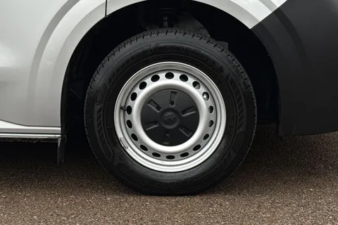 BJ25ZZC Volkswagen Transporter 2.0 TDI 150 Commerce Van Auto Thumbnail #10