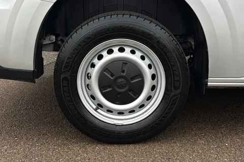 BJ25ZZC Volkswagen Transporter 2.0 TDI 150 Commerce Van Auto Thumbnail #11