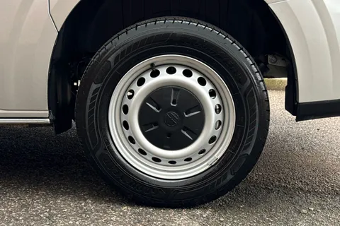 BJ25ZZC Volkswagen Transporter 2.0 TDI 150 Commerce Van Auto Thumbnail #12