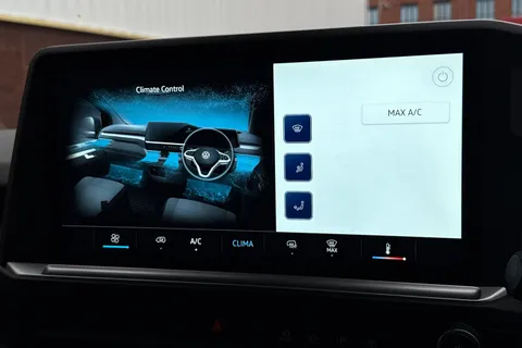 BJ25ZZC Volkswagen Transporter 2.0 TDI 150 Commerce Van Auto Thumbnail #22