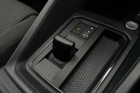 DA25CZJ Volkswagen Caddy Maxi 2.0 TDI 122PS Commerce Pro Van DSG [Tech Pack] Thumbnail #24