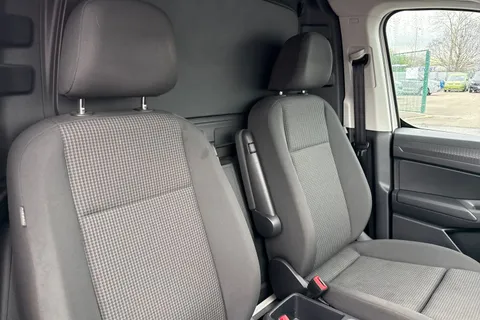 DA25AOL Volkswagen Caddy C20 Cargo Commerce Pro SWB 122 PS 2.0 TDI 7sp DSG Thumbnail #25