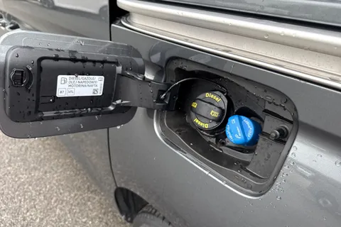 DA25CZJ Volkswagen Caddy Maxi 2.0 TDI 122PS Commerce Pro Van DSG [Tech Pack] Thumbnail #26