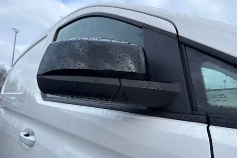 DA25AOL Volkswagen Caddy C20 Cargo Commerce Pro SWB 122 PS 2.0 TDI 7sp DSG Thumbnail #27