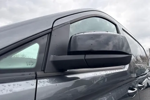 DA25CZJ Volkswagen Caddy Maxi 2.0 TDI 122PS Commerce Pro Van DSG [Tech Pack] Thumbnail #28