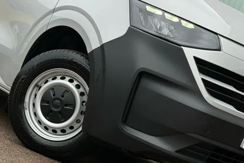 BJ25ZZC Volkswagen Transporter 2.0 TDI 150 Commerce Van Auto Thumbnail #29