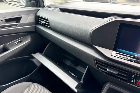 DA25CZJ Volkswagen Caddy Maxi 2.0 TDI 122PS Commerce Pro Van DSG [Tech Pack] Thumbnail #32