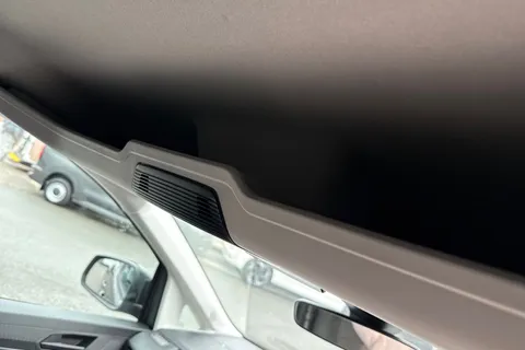 DA25CZJ Volkswagen Caddy Maxi 2.0 TDI 122PS Commerce Pro Van DSG [Tech Pack] Thumbnail #33