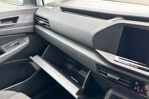 DA25AOL Volkswagen Caddy C20 Cargo Commerce Pro SWB 122 PS 2.0 TDI 7sp DSG Thumbnail #34