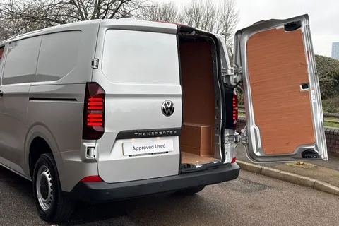 BJ25ZZC Volkswagen Transporter 2.0 TDI 150 Commerce Van Auto Thumbnail #40