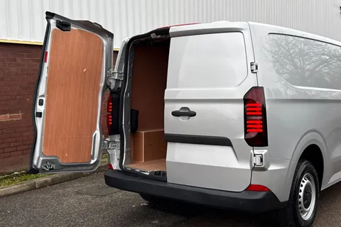 BJ25ZZC Volkswagen Transporter 2.0 TDI 150 Commerce Van Auto Thumbnail #41