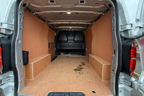 BJ25ZZC Volkswagen Transporter 2.0 TDI 150 Commerce Van Auto Thumbnail #44