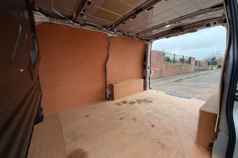 BJ25ZZC Volkswagen Transporter 2.0 TDI 150 Commerce Van Auto Thumbnail #46