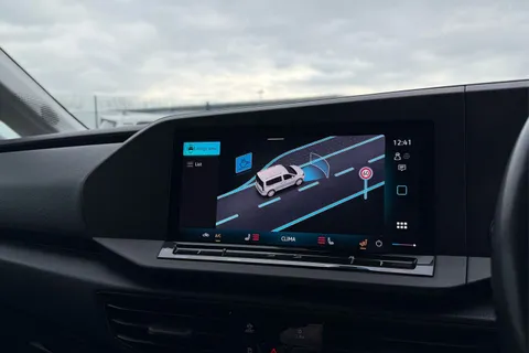 DA25CZJ Volkswagen Caddy Maxi 2.0 TDI 122PS Commerce Pro Van DSG [Tech Pack] Thumbnail #53