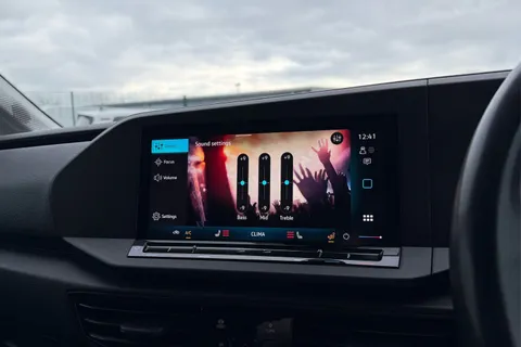 DA25CZJ Volkswagen Caddy Maxi 2.0 TDI 122PS Commerce Pro Van DSG [Tech Pack] Thumbnail #54