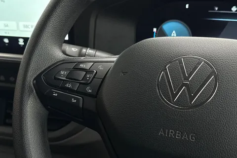 BJ25ZZC Volkswagen Transporter 2.0 TDI 150 Commerce Van Auto Thumbnail #59