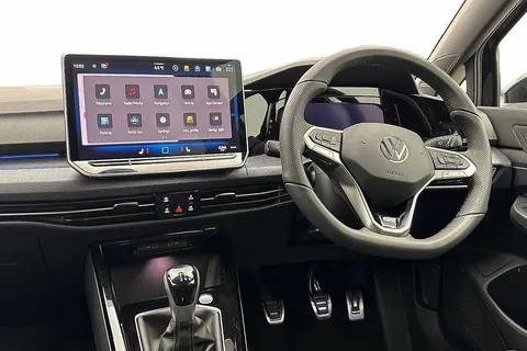 DE25UUT Volkswagen Golf 1.5 TSI 150 R-Line 5dr **18' LEEDS + WINTER PACK** Thumbnail #2