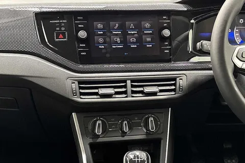 GL75FLH Volkswagen Polo 1.0 TSI Match 5dr Thumbnail #12