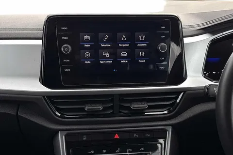 GJ74ULN Volkswagen T-Roc 1.5 TSI Life 5dr Thumbnail #12