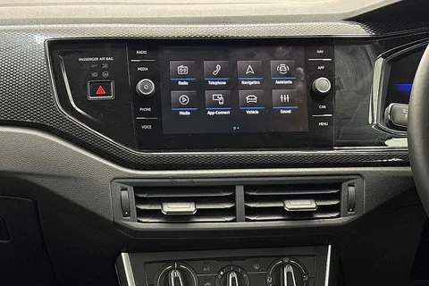 GJ74BYR Volkswagen Polo 1.0 Life 5dr Thumbnail #12