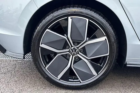 ND25CJV Volkswagen Golf 1.5 eTSI 150 R-Line 5dr DSG **18' LEEDS ALLOYS + SPACE SAVER SPARE WHEEL** Thumbnail #11