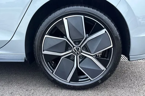 ND25CJV Volkswagen Golf 1.5 eTSI 150 R-Line 5dr DSG **18' LEEDS ALLOYS + SPACE SAVER SPARE WHEEL** Thumbnail #14