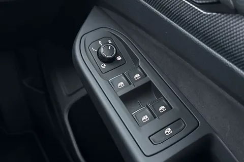 ND25CJV Volkswagen Golf 1.5 eTSI 150 R-Line 5dr DSG **18' LEEDS ALLOYS + SPACE SAVER SPARE WHEEL** Thumbnail #22