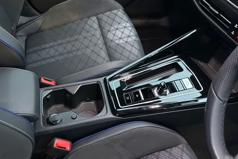 ND25CJV Volkswagen Golf 1.5 eTSI 150 R-Line 5dr DSG **18' LEEDS ALLOYS + SPACE SAVER SPARE WHEEL** Thumbnail #24