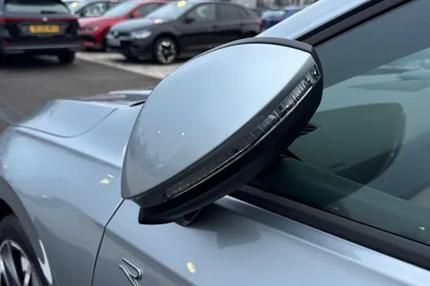 ND25CJV Volkswagen Golf 1.5 eTSI 150 R-Line 5dr DSG **18' LEEDS ALLOYS + SPACE SAVER SPARE WHEEL** Thumbnail #29