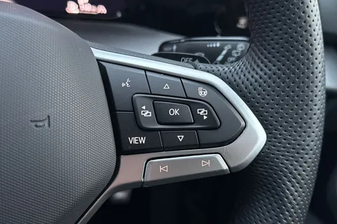 ND25CJV Volkswagen Golf 1.5 eTSI 150 R-Line 5dr DSG **18' LEEDS ALLOYS + SPACE SAVER SPARE WHEEL** Thumbnail #34