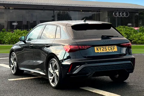 KY25CEF Audi A3 1.5 TFSI 35 Black Edition Sportback S Tronic Euro 6 (s/s) 5dr Thumbnail #3