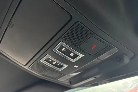 KJ24AHD Land Rover Defender 110 2.0 P400e X-Dynamic HSE 5dr Thumbnail #25